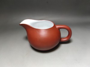七十年代出口日本一厂公道杯，210CC，红泥内白釉，由一厂红