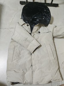 因否童装羽绒服120码，95新，90%白鸭绒，充绒量132g