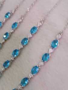托帕石  纯天然  极品托帕石手链，成色可以接近海蓝宝石