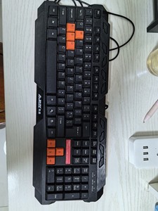 淄博市高青县自提，出黑色有线键盘，采用樱桃键盘，键盘上还有其