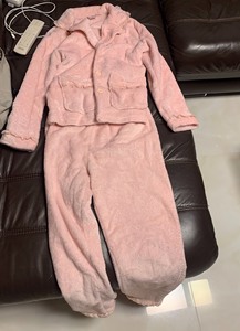 雪仙丽 xusany 超级温暖的粉色睡衣一套，深圳实在用不上