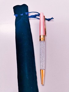 施华洛世奇圆珠笔专柜正品全新粉色水晶钻石笔百分百正品，卖假可