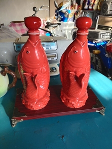 老杜康福鱼酒瓶一对，陶瓷之乡景德镇烧制红色二鱼戏珠非常喜庆漂