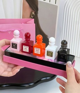 TF限定香氛迷你粉色五件套礼盒12ml×5个，味道分别为:失