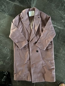韩国单全新毛呢大衣  颜色是超级温柔的豆沙紫色  尺码是L码