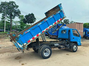 二手自卸车，2018年7月上牌，解放平板货车，厢长3.7米，