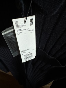 优衣库+ j合作款长袖长开衫，百分之百绵羊毛，全新，带吊牌，