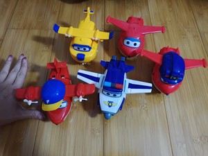 9个奥迪双钻超级飞侠玩具，大号变形➕变脸灯光萌宠乐宝。七个大