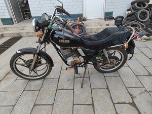 雅玛哈太子摩托车，此车型非常少见，二手物品，成色如图，原装进