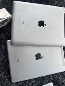 4台苹果平板 废机卖