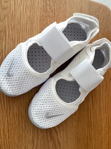 Nike耐克 大童33码白色忍者分趾鞋凉鞋休闲鞋