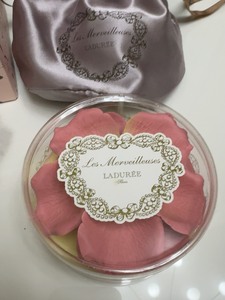 Laduree 拉杜丽 当家花旦 花瓣腮红 腮红盅 腮红刷