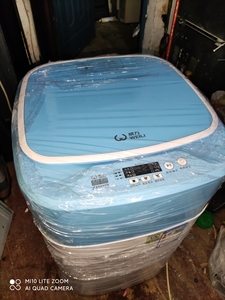 威力4公斤全自动洗衣机，便宜卖了，成色九新。全好，正常使用。