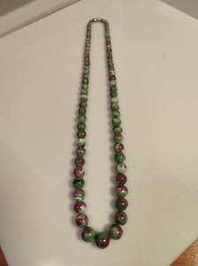 母親节礼物，纯天然红绿宝塔链，珠子直径4-10mm，周长48