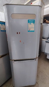 美的BCD-186SMX冰箱配件出售。包含抽屉。门体。抽屉3