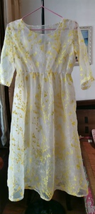 黄色蕾丝刺绣网沙两件套连衣裙，全身重工刺绣，刺绣精致丝线很亮