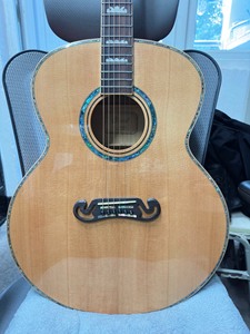 臻路ZEALUX吉他，型号KJ-8705，当时2600在老师