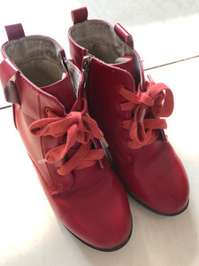 女童冬季红色靴，36码，八成新，大甩卖。