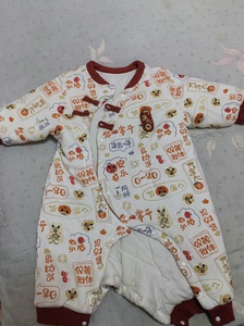 厚加棉，很好看的婴儿连体衣。纯棉柔软，唯平会购入。买来太厚了