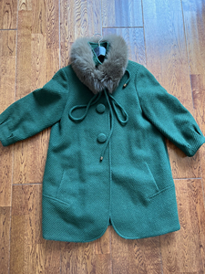 A-lINE阿莱品牌专柜羊毛大衣，狐狸毛领子，可拆卸，9成新