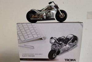 troika纸镇摩托车模型，九成新，不退不换