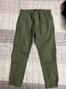 PULL BEAR工装裤，军绿色， 腰围84左右，抽绳拉紧款
