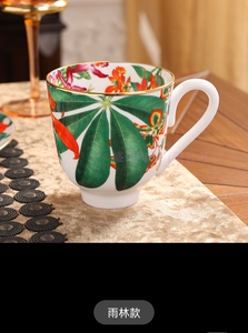 爱马仕Hermes夏日丛林系列骨瓷马克杯，手工描绘花团锦簇、
