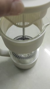 法压咖啡壶，泡茶打奶泡等，容量300毫升(1一2人)用，隔渣