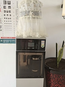 沁园饮水机，操作简单，带个烧水壶烧开水，带上面的净水器，可用
