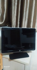 惠普HP 显示器，19寸黑晶镜面屏幕，色彩显示倍棒儿，自带扬