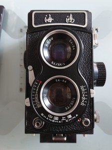 海鸥4B1双反照相机  品相保存不错，还有原盒包装。