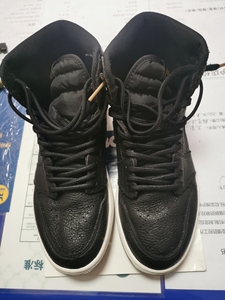 aj1 洛杉矶全明星，正品，正品，有原盒。黑金配色，尺码42