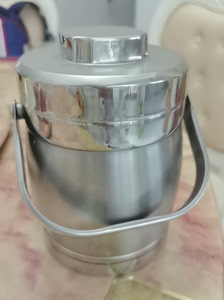 #保温桶  爱仕达1.5L鼓型保温提桶，货号1615G，三层
