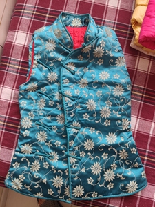 女童蓝色雕花丝绸棉袄马甲套装，短款和长款各一件，长款20元，