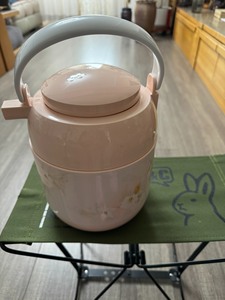 纯日本原装进口保温桶，汤桶，闷茶桶，不用开盖可出汤。适合给孩