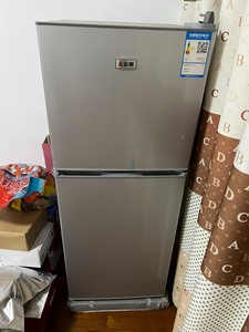 志高小冰箱，仅限自提，9.8成新，冷藏102升