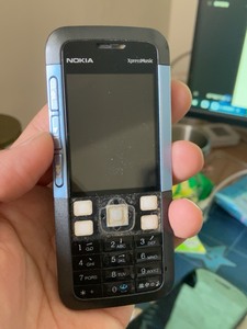 诺基亚5310超轻小手机，儿子不小心把功能键那里的按键弄掉咯
