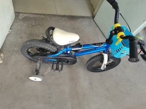 优贝儿儿童自行车 12寸 8-9成新  有辅助轮，用的很少，