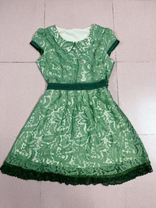 复古斯文淑女绿色蕾丝镶珠珠高腰短袖连衣裙～胸围无弹性～有底裙