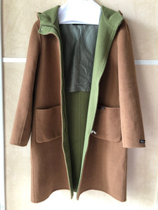 纯韩国双面尼羊绒大衣，卡其色，内里颜色豆绿，很特别的款，韩国
