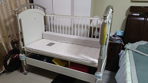 英式儿童床转卖，护栏可以调节高低档位 保护孩子