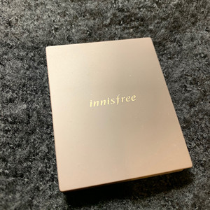 innisfree眼影盘&雅诗兰黛眼影盘