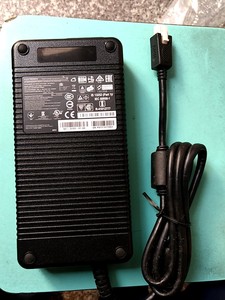 伟创力 原装 伟创力12V9a 电源 适配器 充电器 FA1