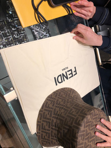 芬迪双面老花棕色渔夫帽 全新 今年2月购于首尔新世界百货店