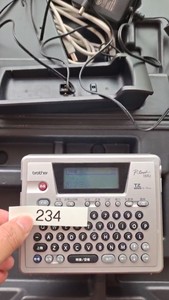 兄弟标签色带打印机PT-18Rz,试用过打印正常，配件都在，