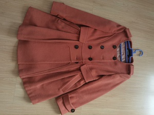 恒泽羊绒大衣M码，买时1000多，实际颜色比图片浅一些。