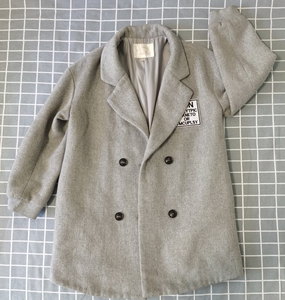 阿依莲女士外套，含羊毛，165/88a, L码，八九新，无瑕