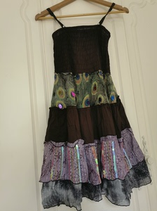 吊带连衣裙，民族风，160码，咖色孔雀翎图案，丝麻面料
