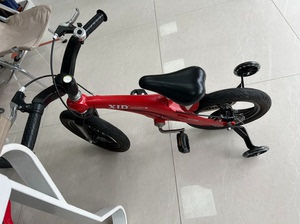 XJD牌子红色儿童自行车500多买的质量很好也，这台是好骑的