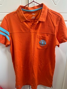 李宁T恤衫 短袖，橙色，男女同款，几乎全新。